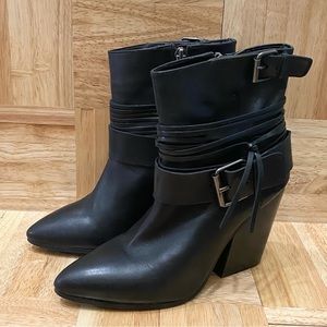 VINCE CAMUTO “Rhiannon” Black Leather Buckle Fringe Ankle Boots Size 5.5